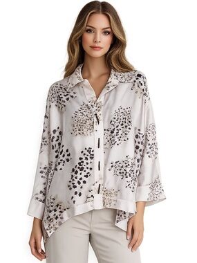 Courtney Washington Women's
Blouse Linen Blend Animal print